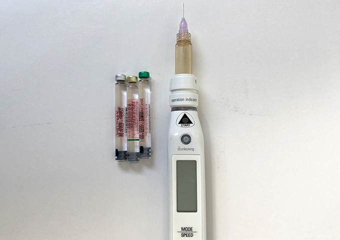 「電動注射器」でゆっくり注入します